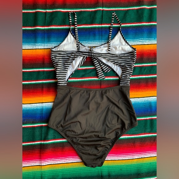 Urban Outfitter Out From Under Cutout Swimsuit Size L - Picture 3 of 6